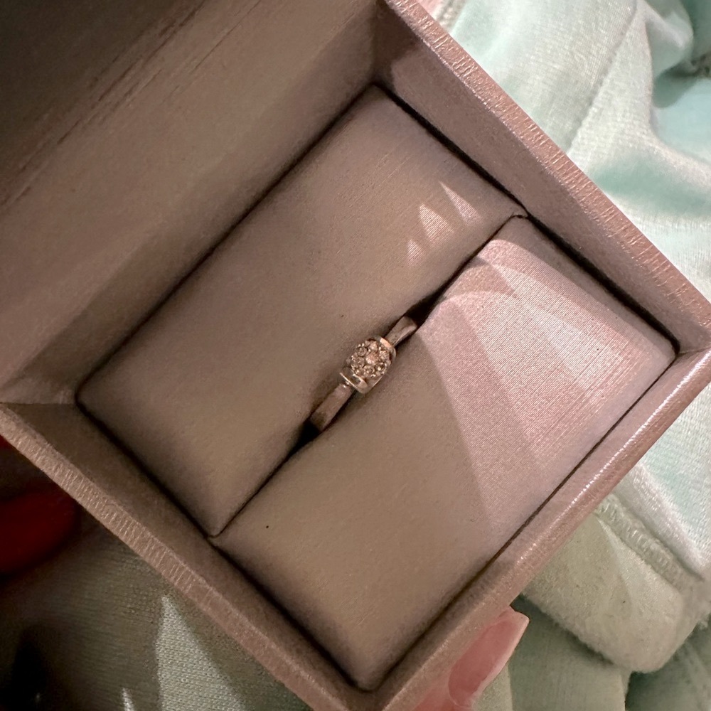 Promise ring - Picture 2 of 2